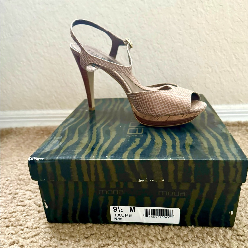 Moda ankle strap high heel sandal